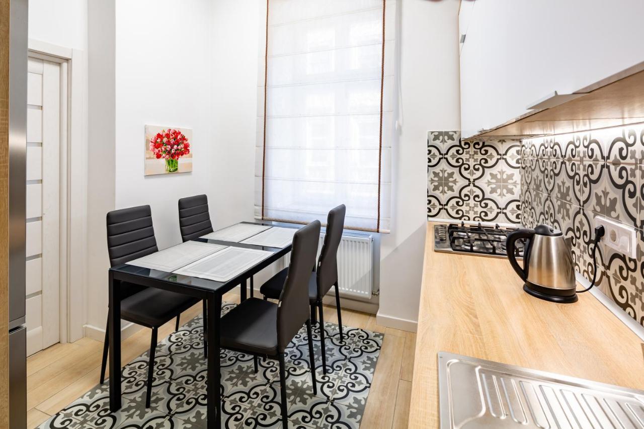 Apartment Romari куліша 41 *